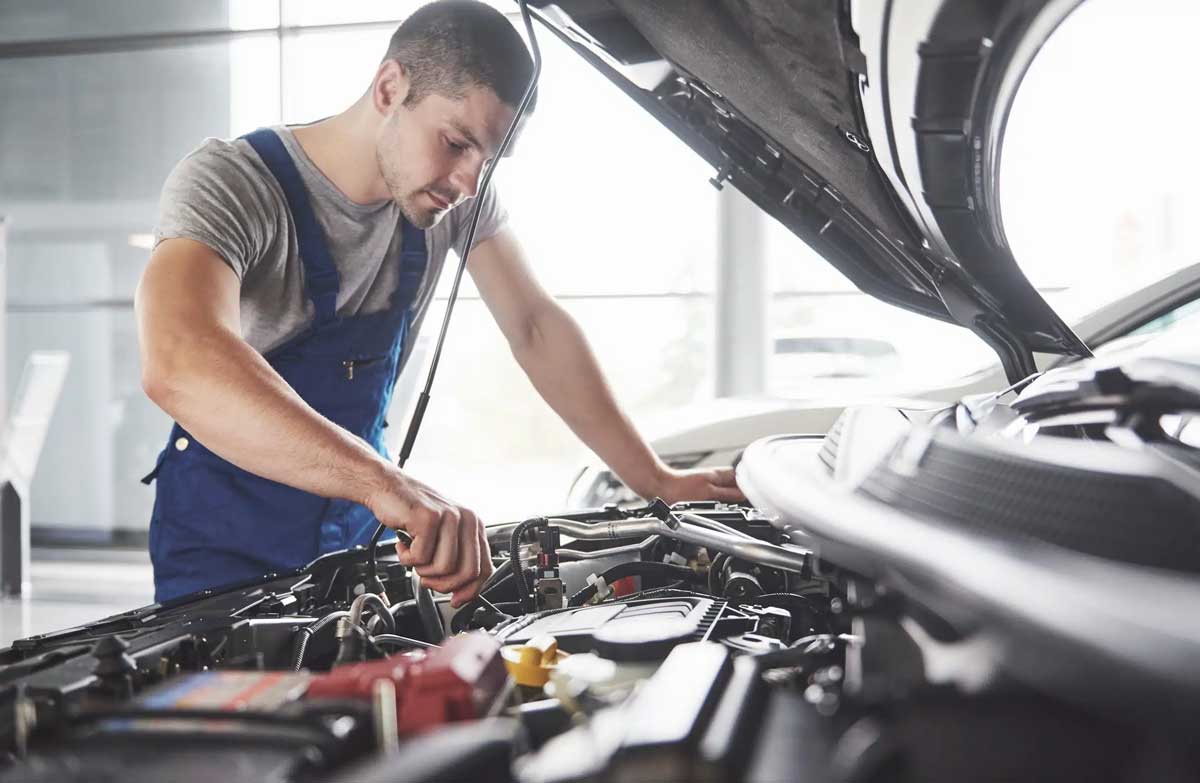 Echipamente si scule profesionale pentru un service auto modern