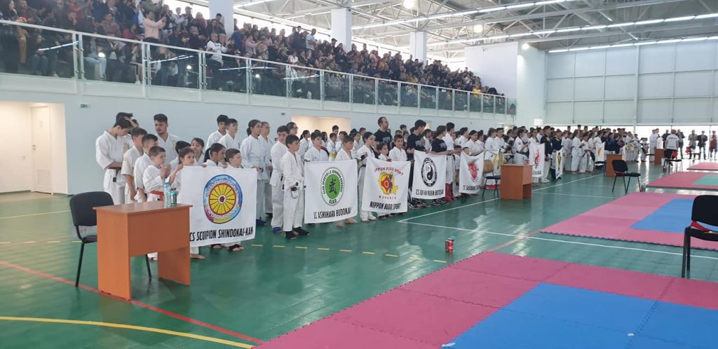 Trei medalii de aur pentru luptătorii lui Pănuţă, la Botoşani