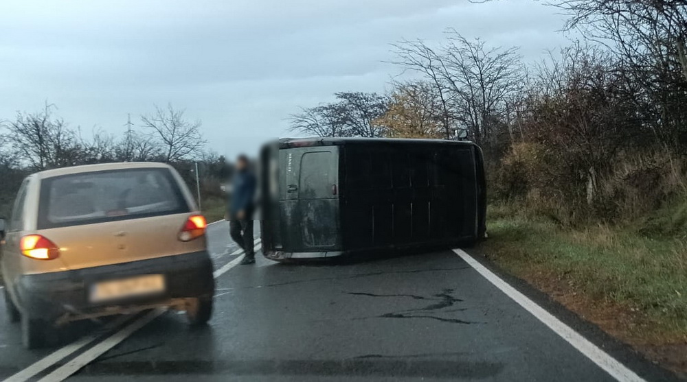 S-a răsturnat… şi a dispărut!