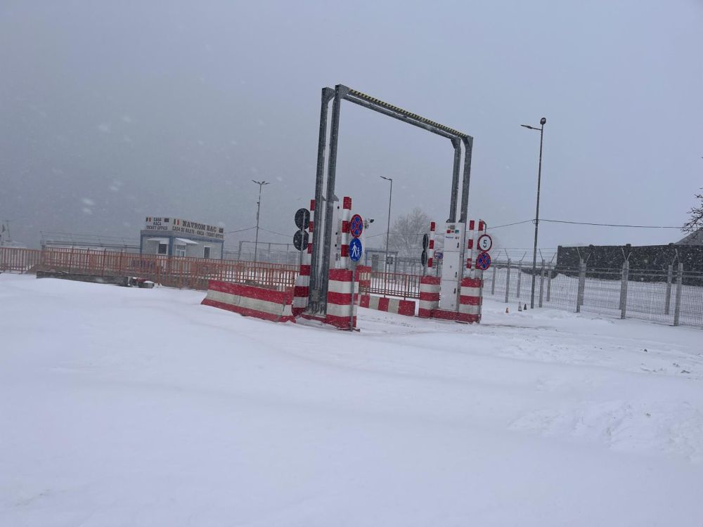 Camioanele nu mai trec cu bacul prin Vama Isaccea, către Ucraina!